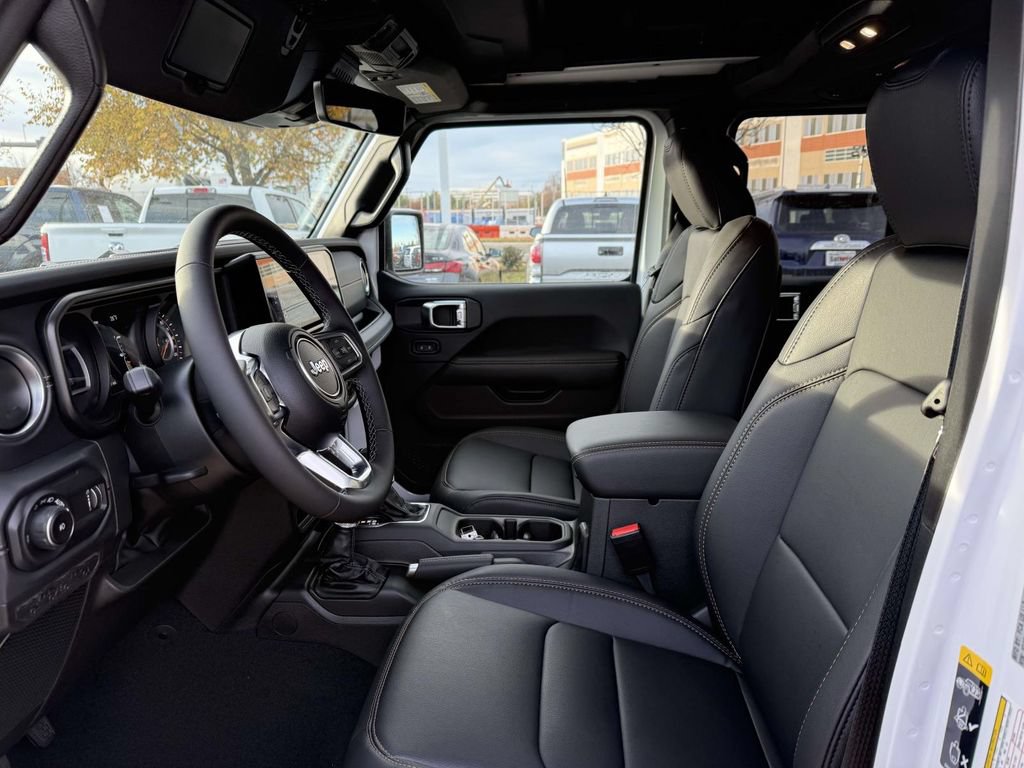 New 2026 Jeep Wrangler Unlimited Sahara AWD/4WD image 14