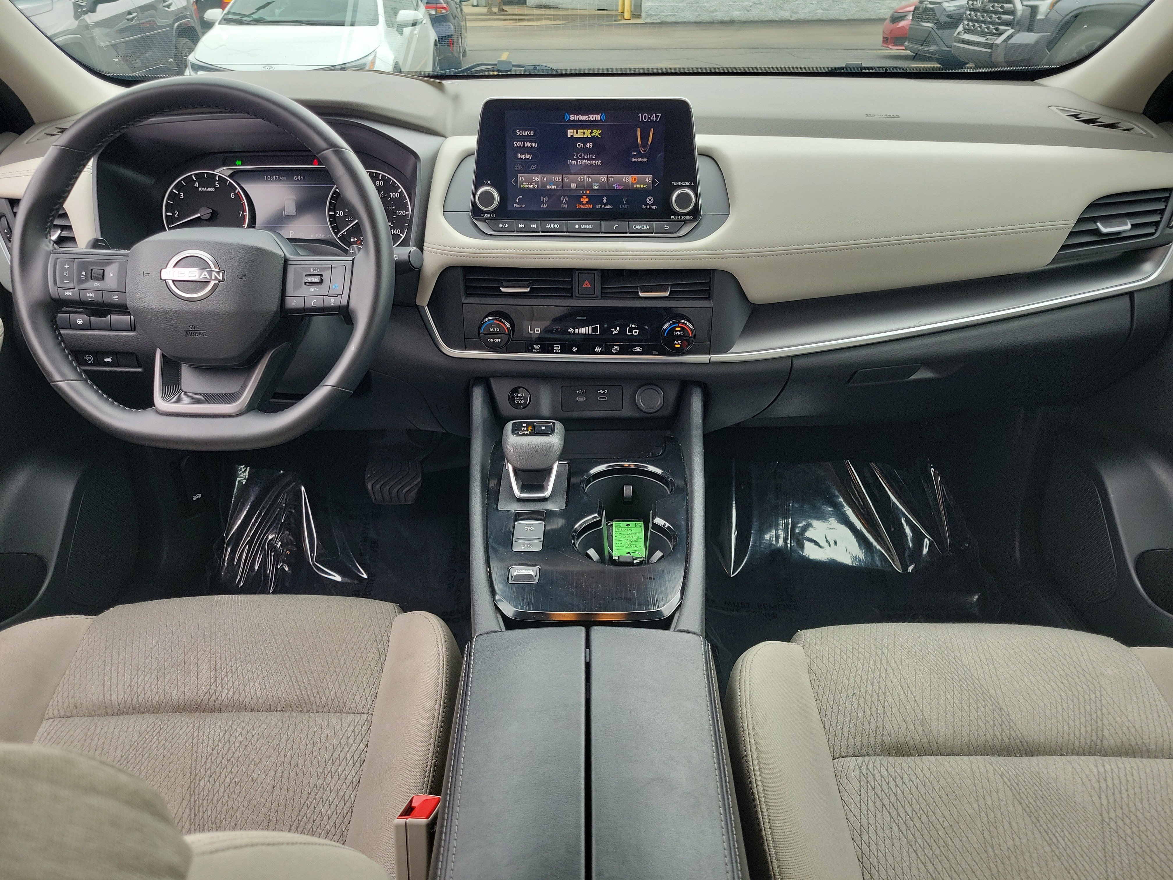 Used 2025 Nissan Rogue SV FWD image 9
