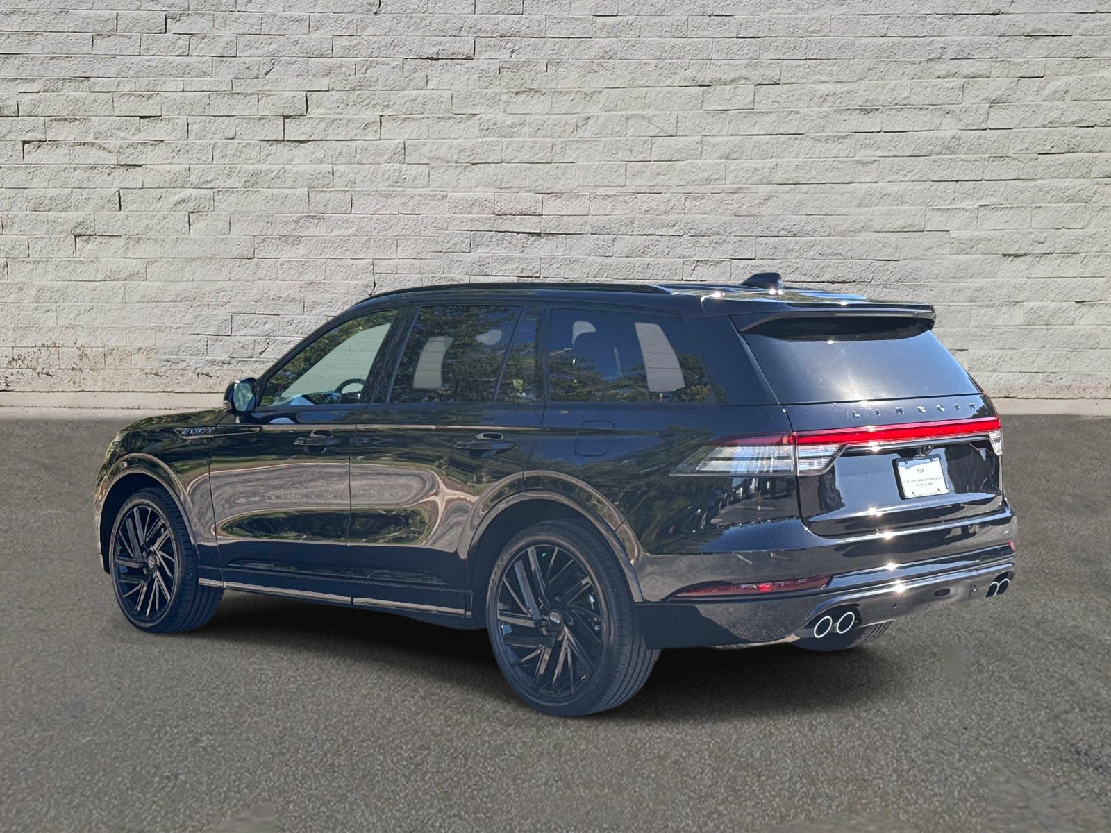 Used 2025 Lincoln Aviator Black Label w/ Jet Appearance Package AWD/4WD image 3