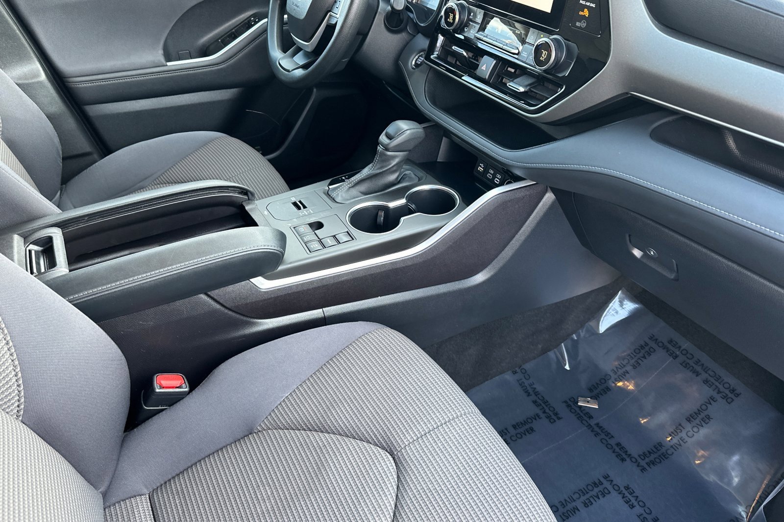 Used 2023 Toyota Highlander L image 19