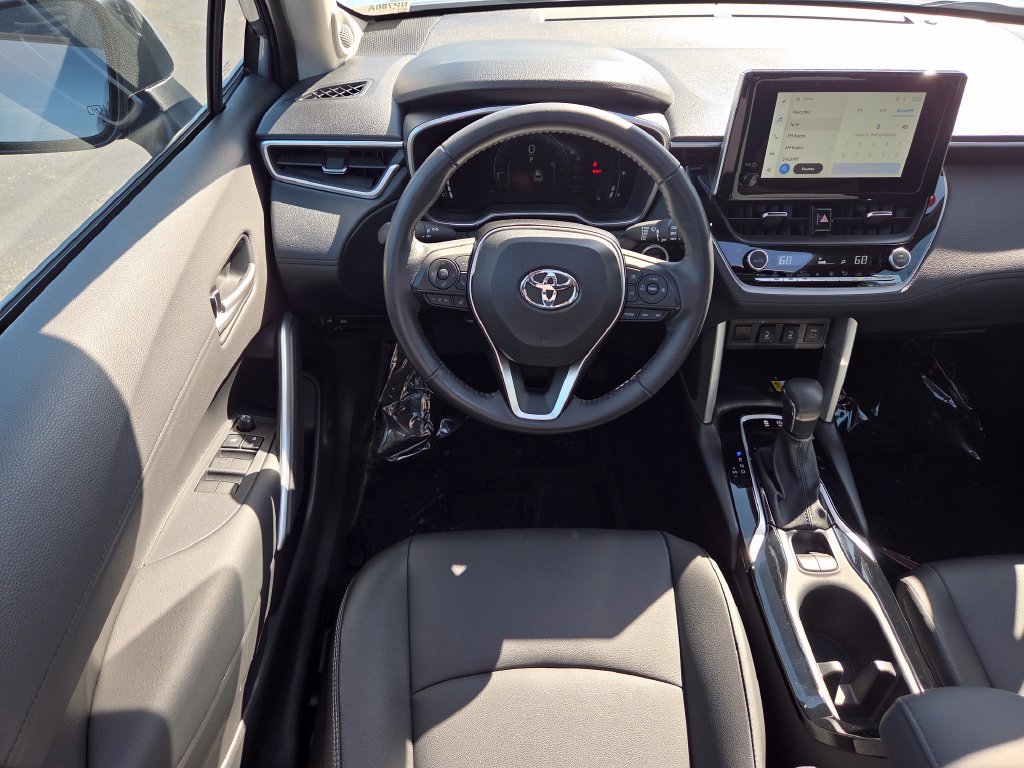 Used 2023 Toyota Corolla Cross XLE w/ Convenience Package FWD image 34