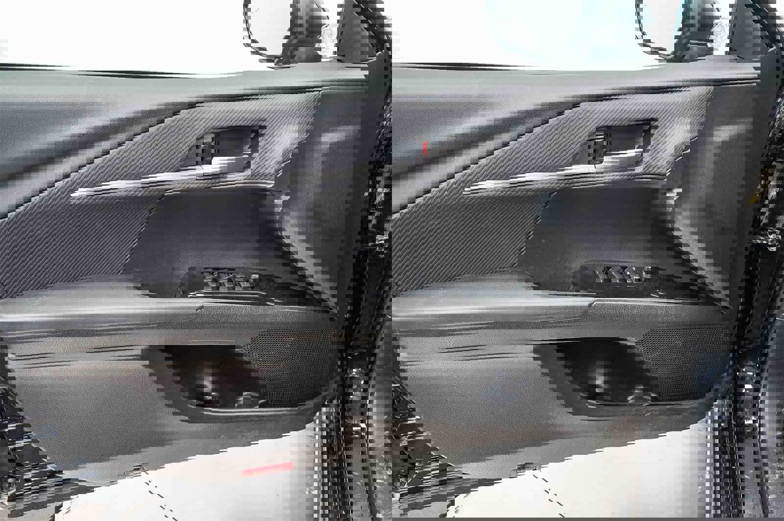 Used 2025 Toyota Camry SE image 21