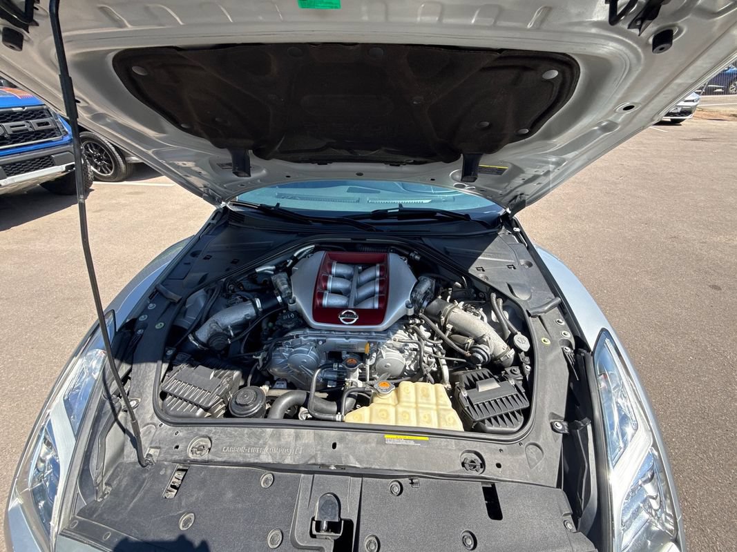 Used 2016 Nissan GT-R Premium AWD/4WD image 15