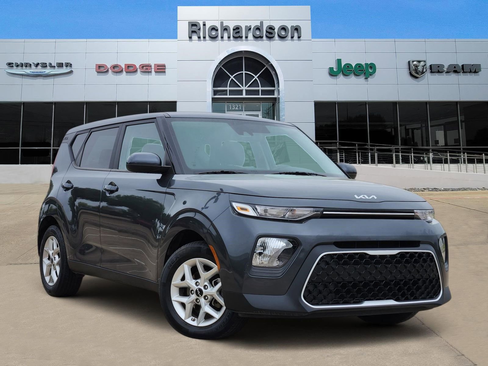 Used 2022 Kia Soul LX w/ Technology Package image 1