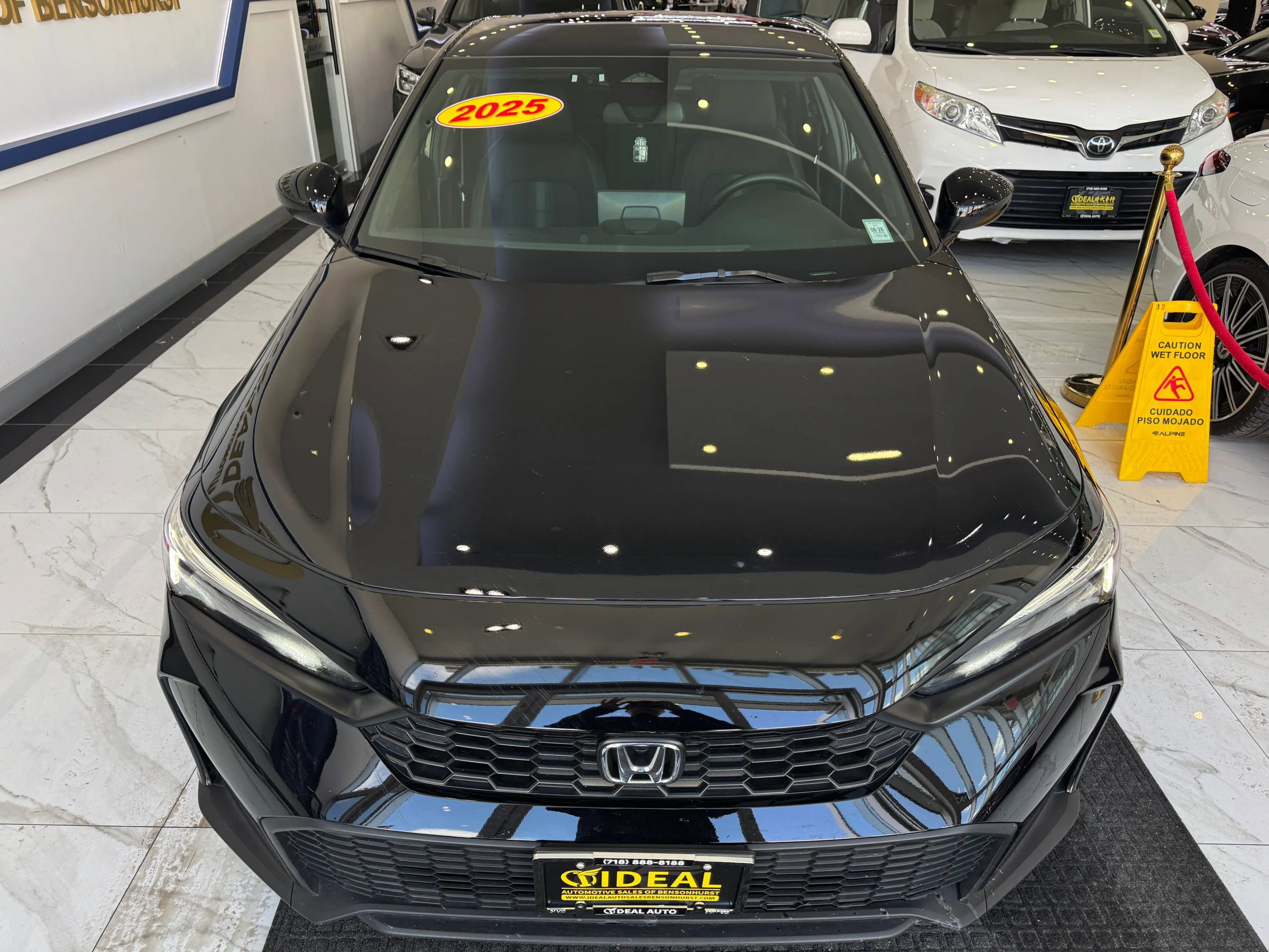 Used 2025 Honda Civic Sport image 2