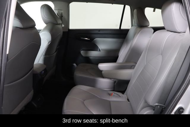 Used 2021 Toyota Highlander XLE image 16