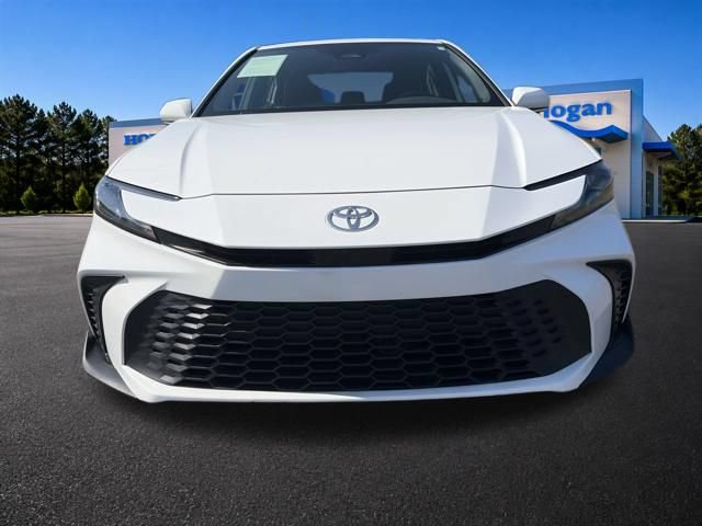 Used 2025 Toyota Camry SE FWD image 10