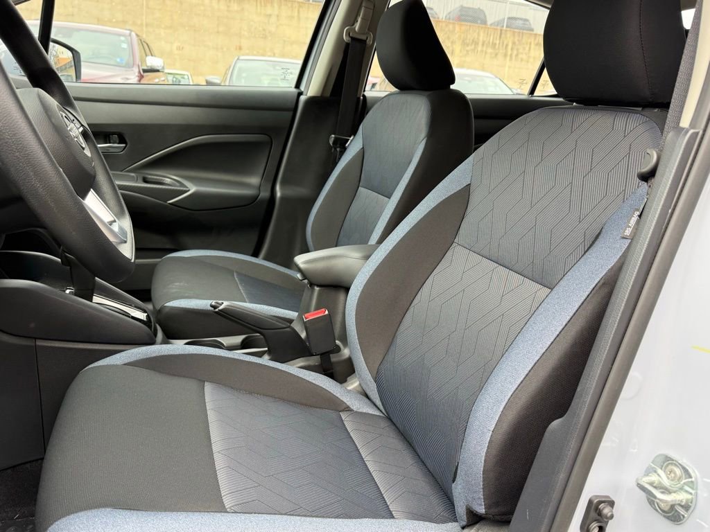 New 2025 Nissan Versa SV w/ Trunk Package FWD image 14