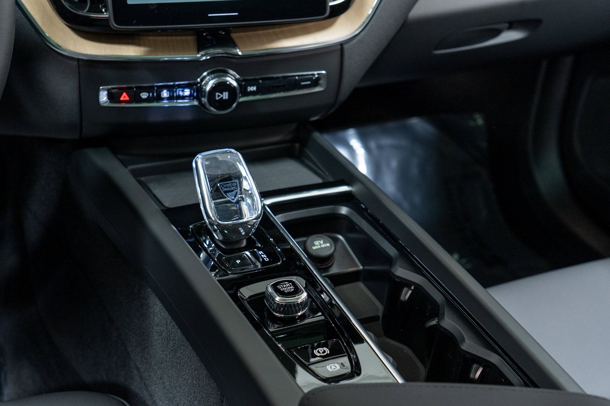 New 2026 Volvo XC60 B5 Core w/ Climate Package image 20