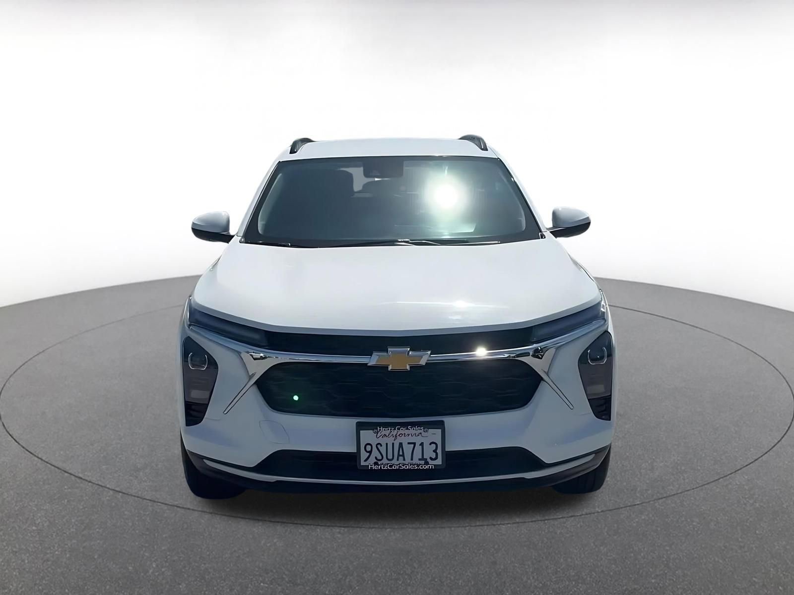 Used 2025 Chevrolet Trax LT w/ LT Convenience Package FWD image 4