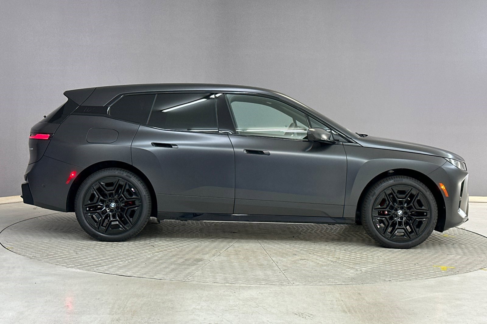 New 2026 BMW iX xDrive45 w/ M Sport Package image 7