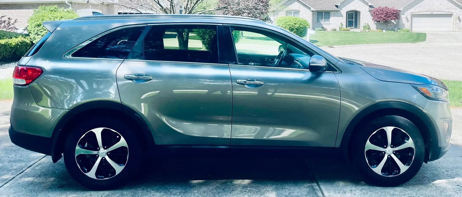 Used 2016 Kia Sorento EX w/ EX Premium Package image 2