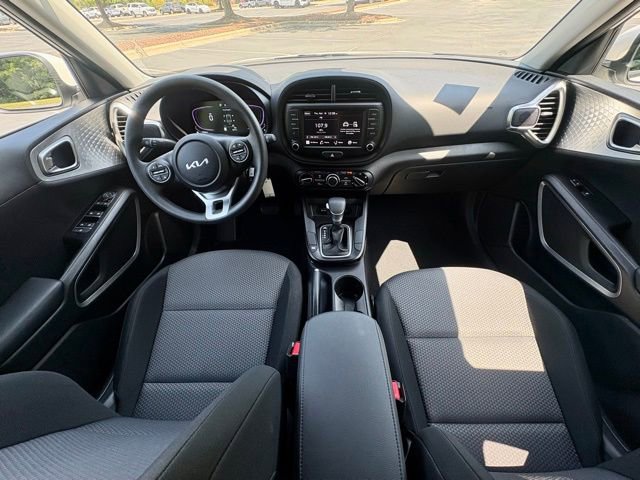 Used 2025 Kia Soul LX w/ LX Technology Package image 25