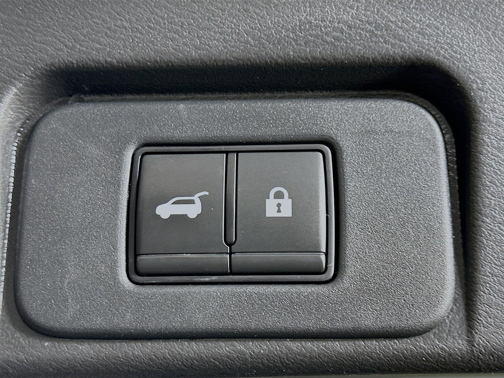 Used 2023 Nissan Rogue SV w/ SV Premium Package image 29