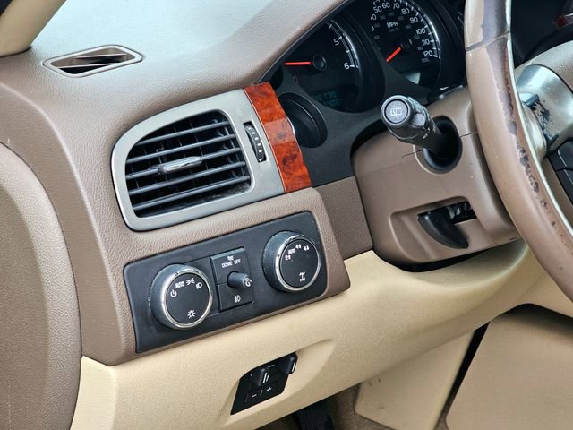 Used 2010 Chevrolet Suburban LTZ image 16
