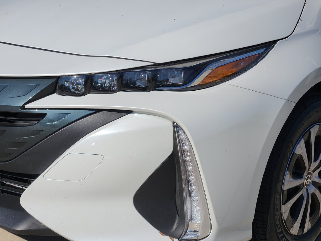 Used 2022 Toyota Prius Prime XLE FWD image 12