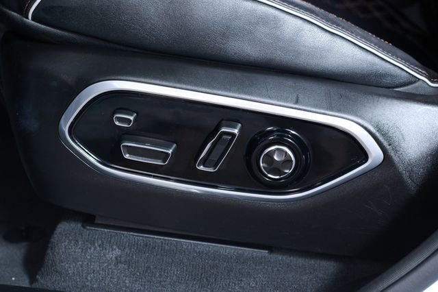 Used 2022 Jeep Grand Cherokee Summit w/ Luxury Tech Group V image 12