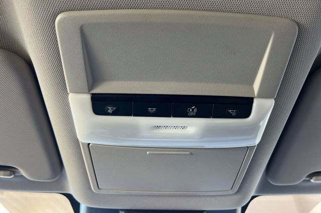 Used 2024 Nissan Rogue S image 38