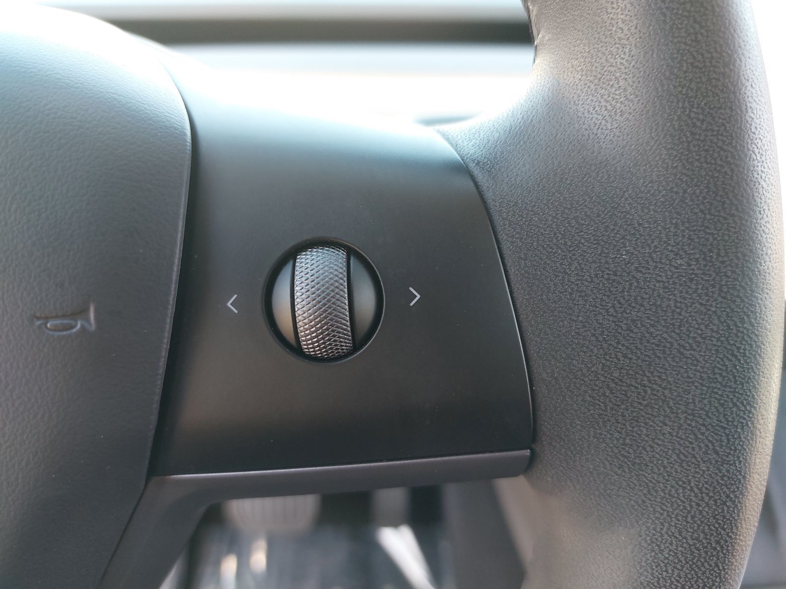 Used 2023 Tesla Model Y 2WD image 18