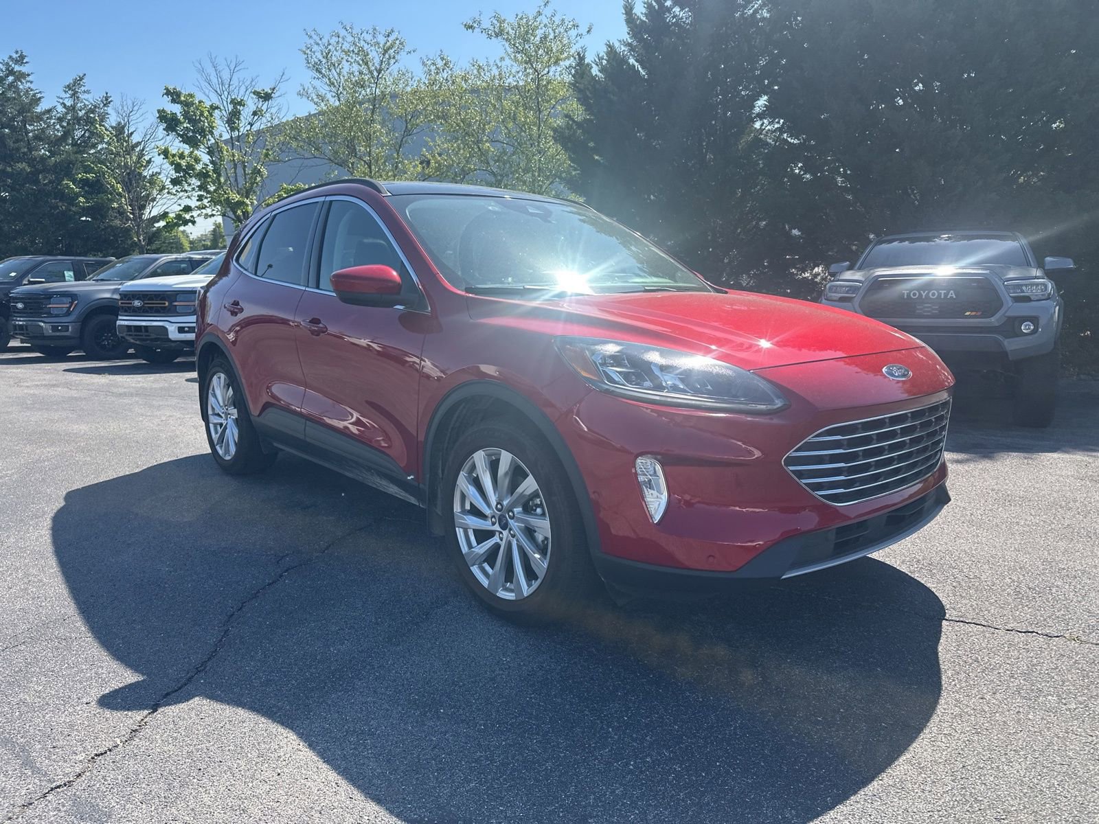 Used 2021 Ford Escape Titanium w/ Titanium Elite Package image 2