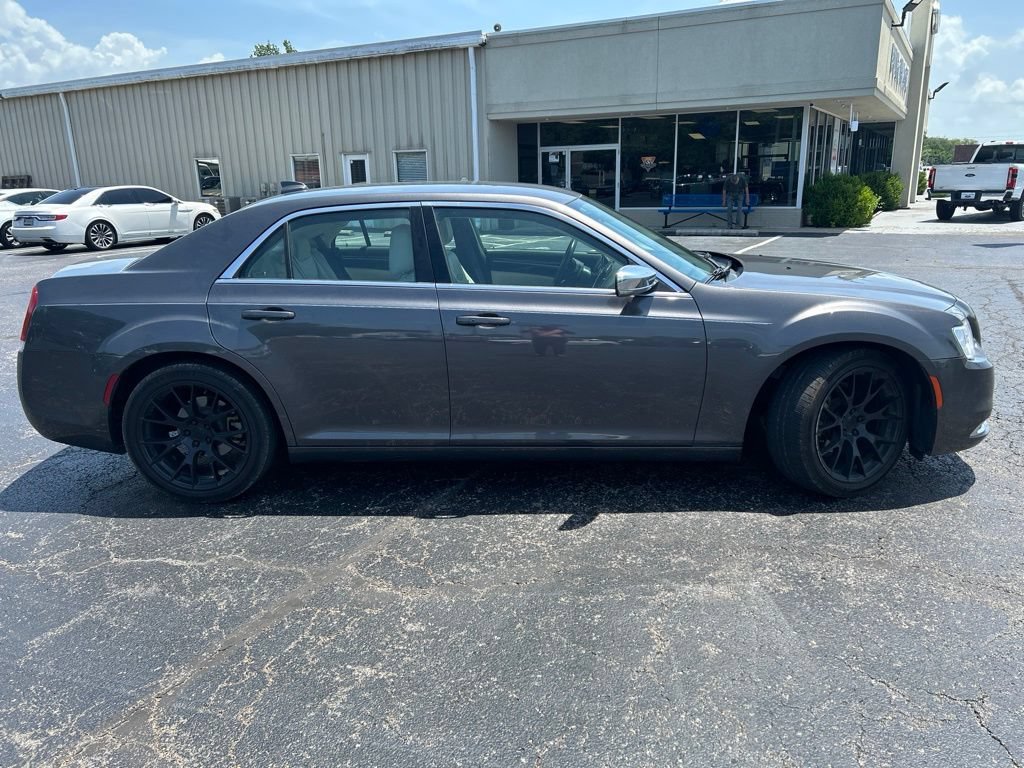 Used 2021 Chrysler 300 Touring L RWD image 8