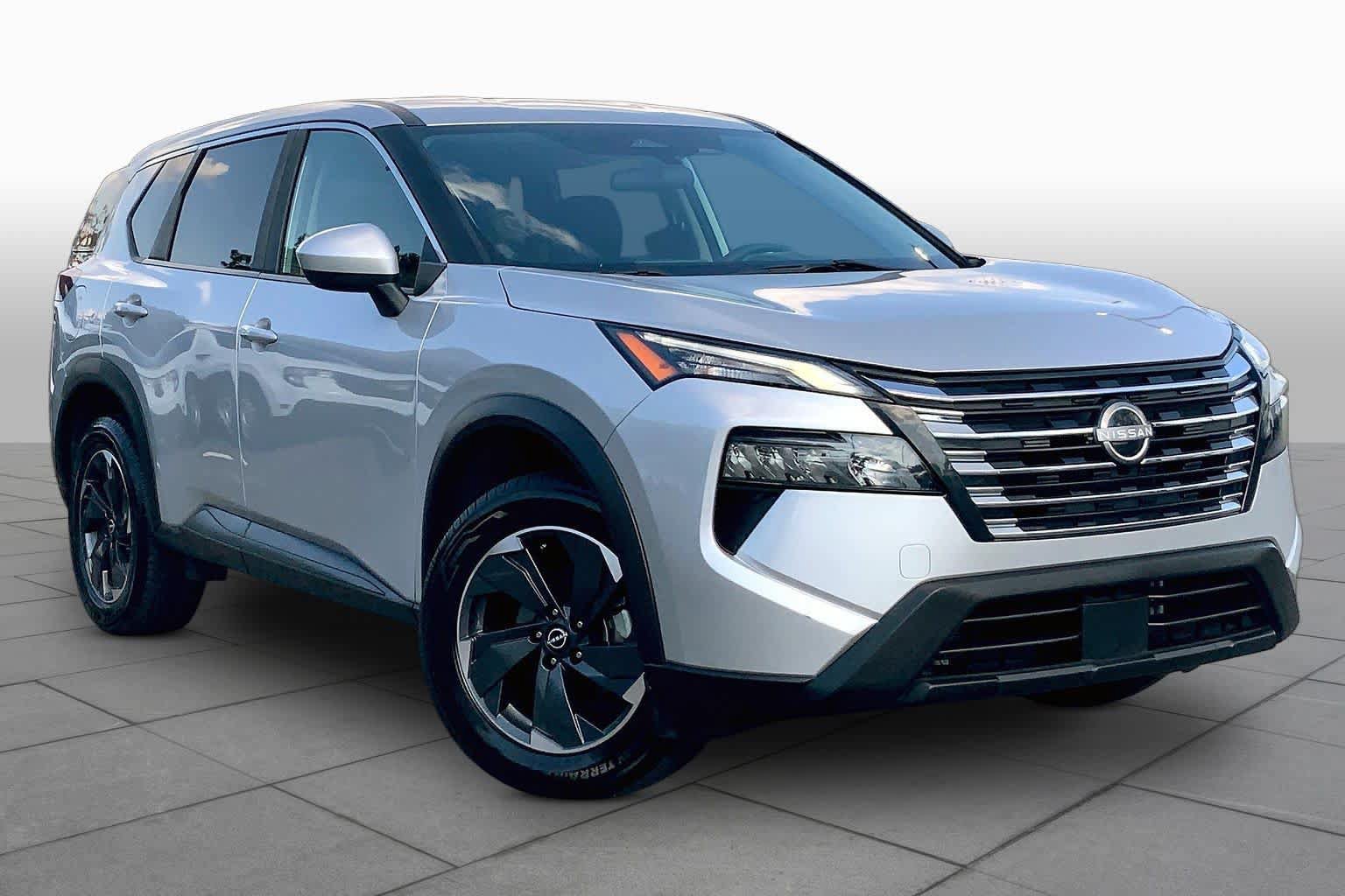 Used 2024 Nissan Rogue SV FWD image 3