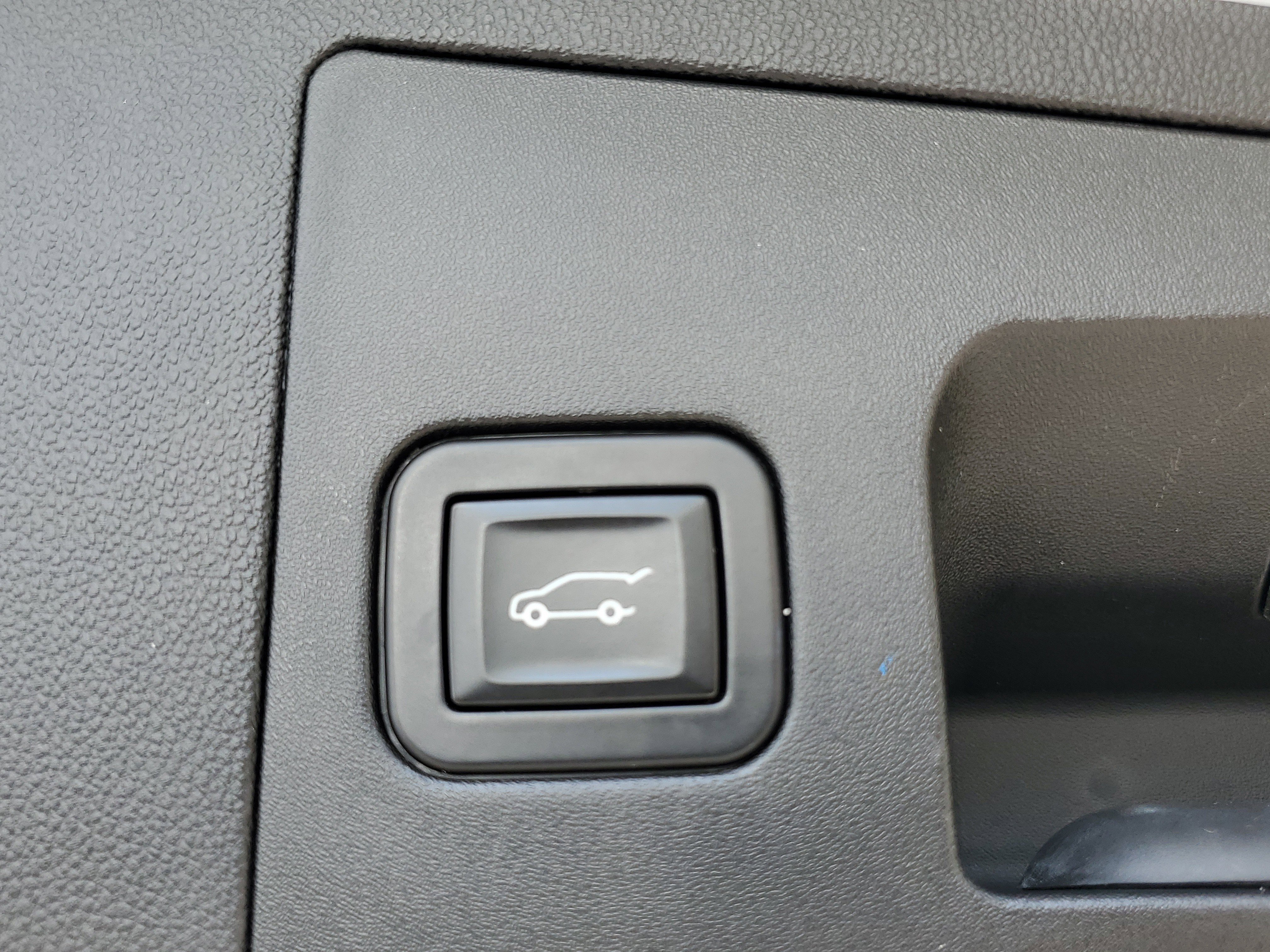 Used 2017 Cadillac XT5 Premium Luxury w/ LPO, Wheel Lock Package image 8