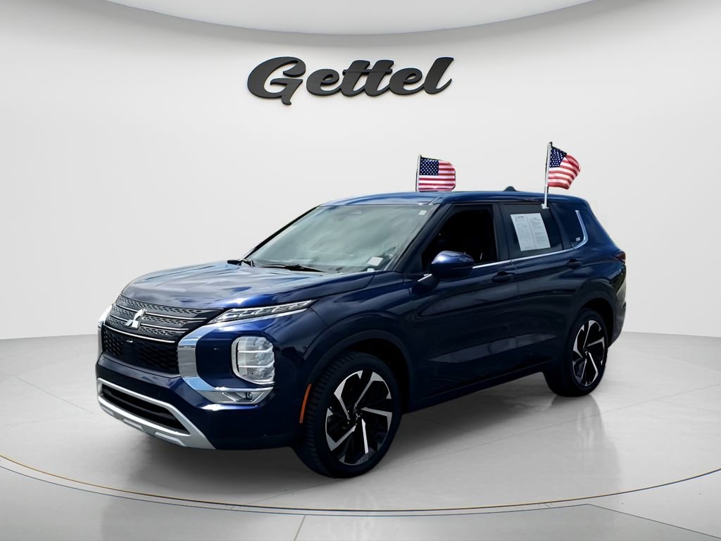 Used 2024 Mitsubishi Outlander SE image 1