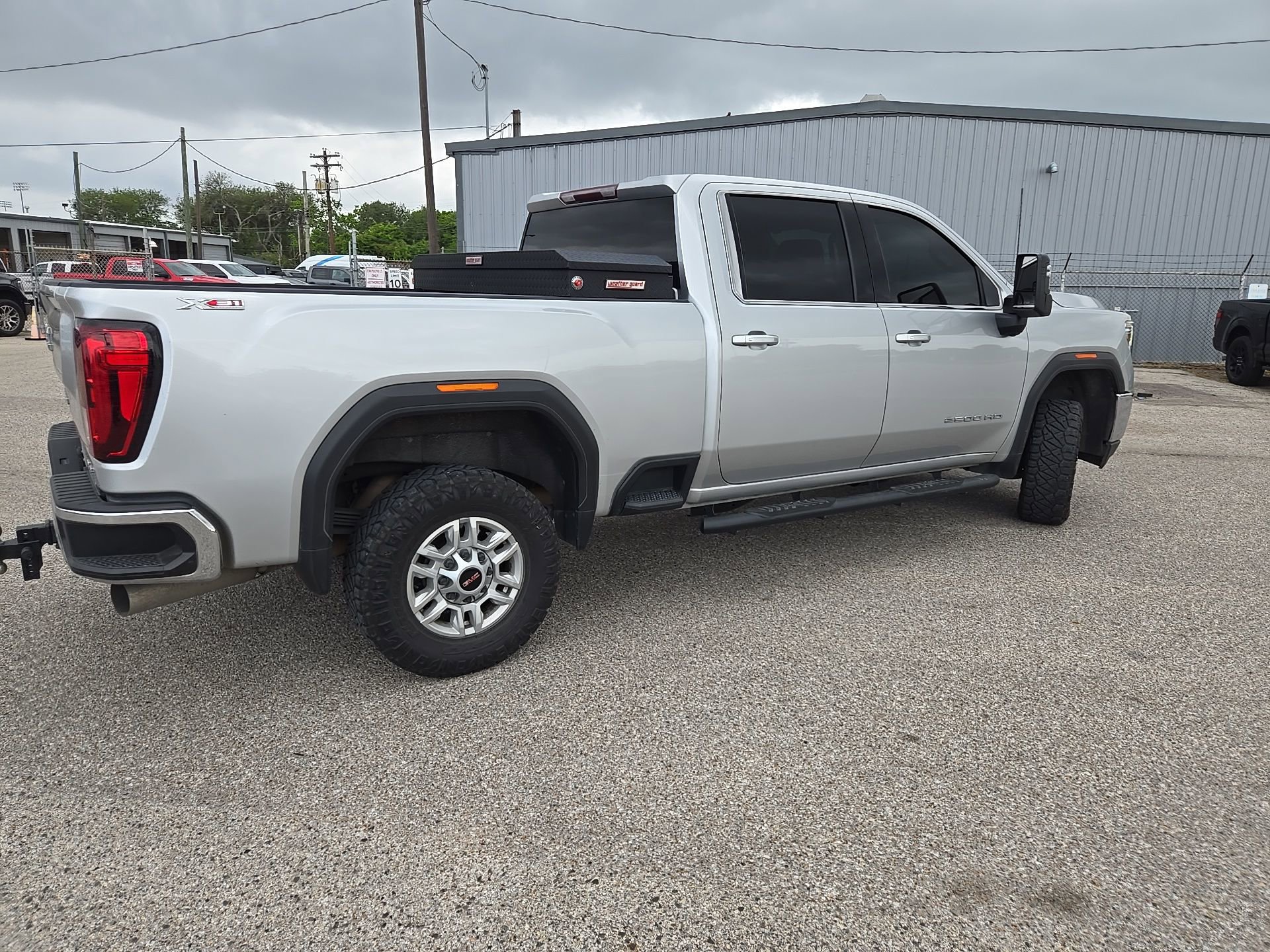 Used 2023 GMC Sierra 2500 SLE w/ SLE Convenience Package image 9