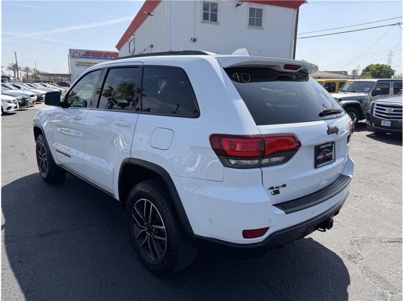 Used 2019 Jeep Grand Cherokee Trailhawk w/ Trailhawk Luxury Group AWD/4WD image 13