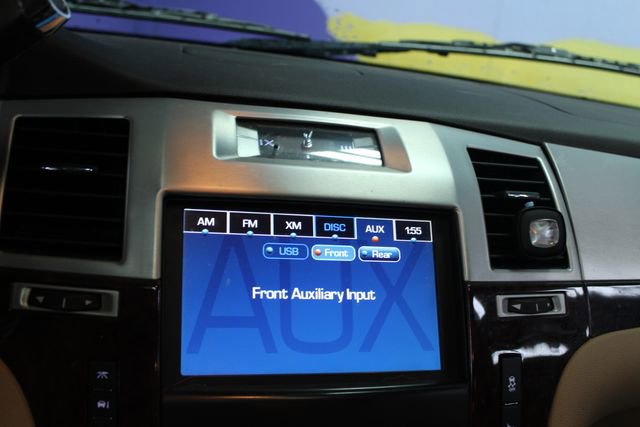 Used 2013 Cadillac Escalade Premium image 19