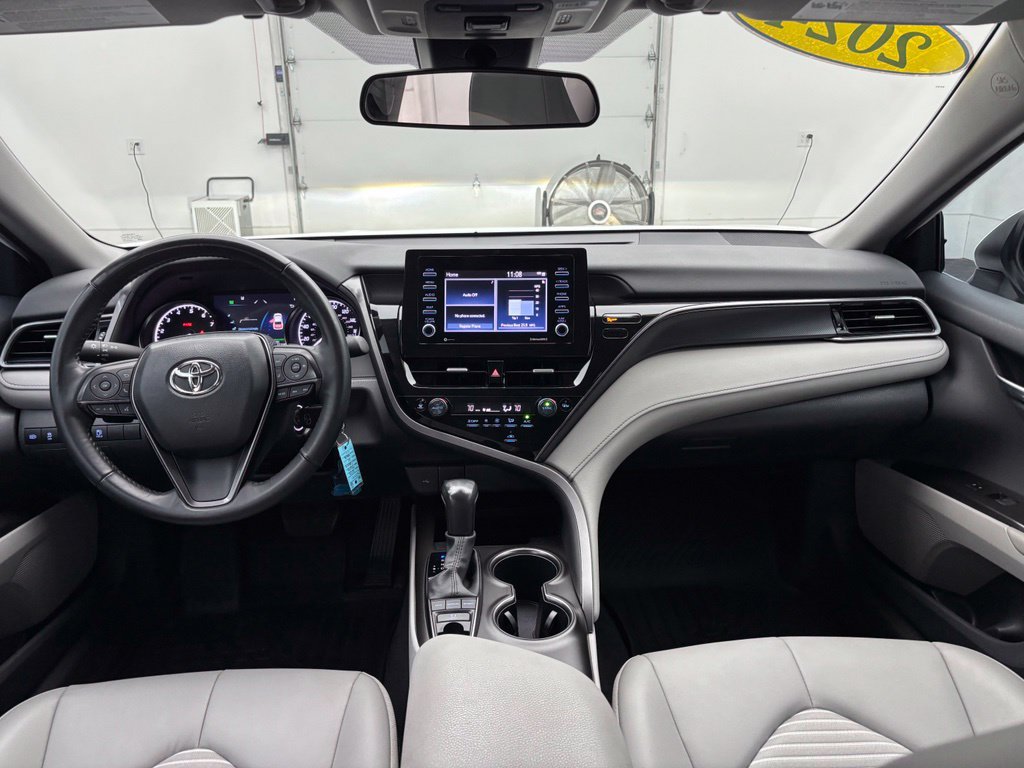 Used 2024 Toyota Camry SE AWD/4WD image 4