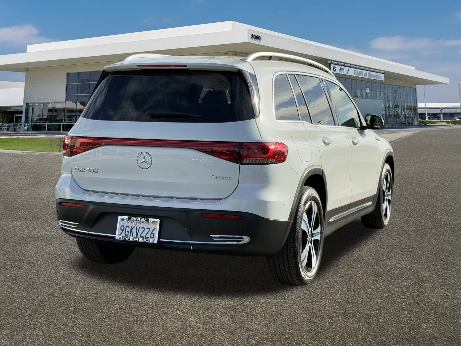 Used 2023 Mercedes-Benz EQB 300 4MATIC image 10