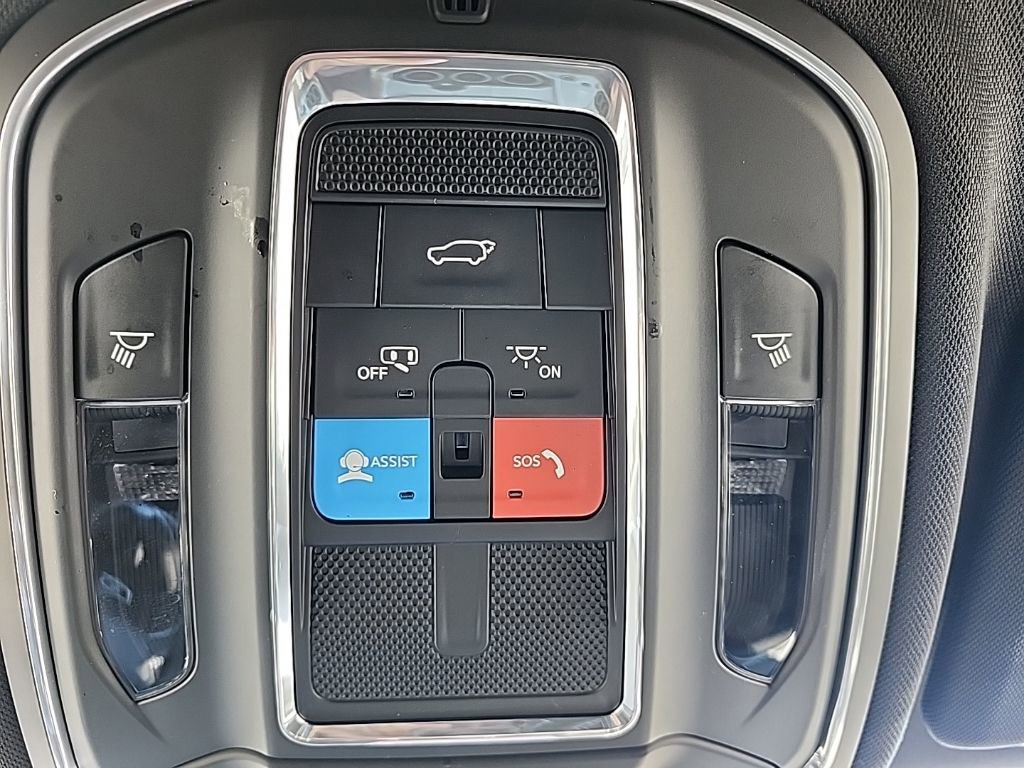 Used 2024 Jeep Grand Cherokee Altitude image 33