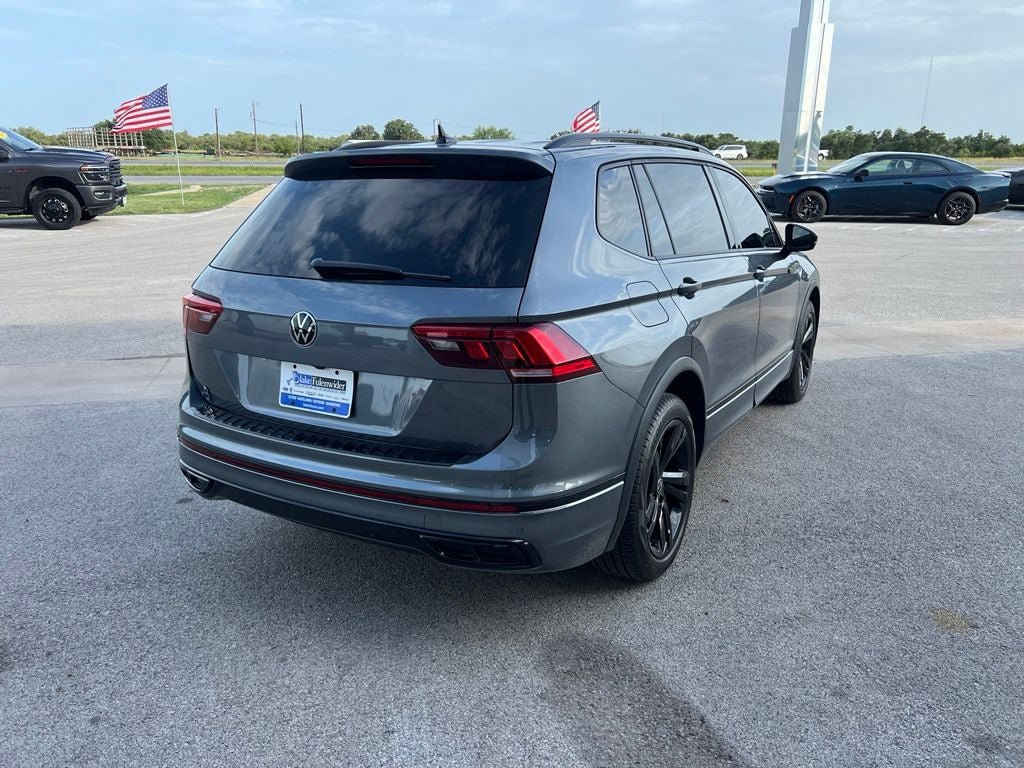 Used 2024 Volkswagen Tiguan SE R-Line w/ MDO Package, Three-Row FWD image 6
