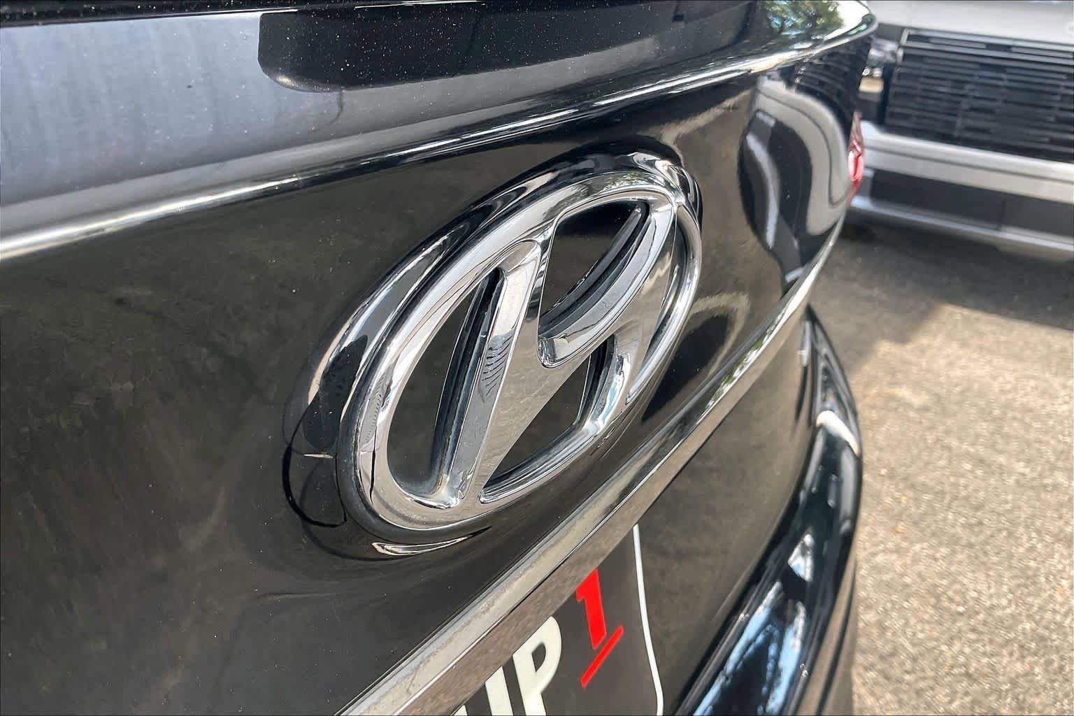 Used 2019 Hyundai Santa Fe SEL w/ Cargo Package AWD/4WD image 31