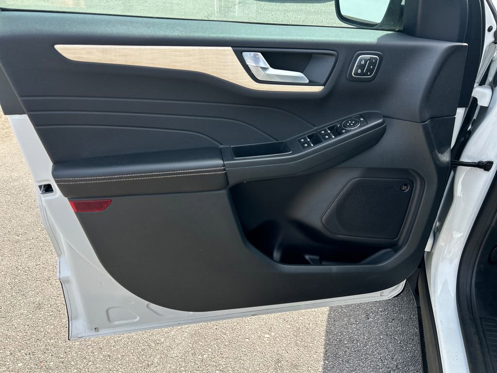 Used 2022 Ford Escape Titanium w/ Titanium Elite Package image 12