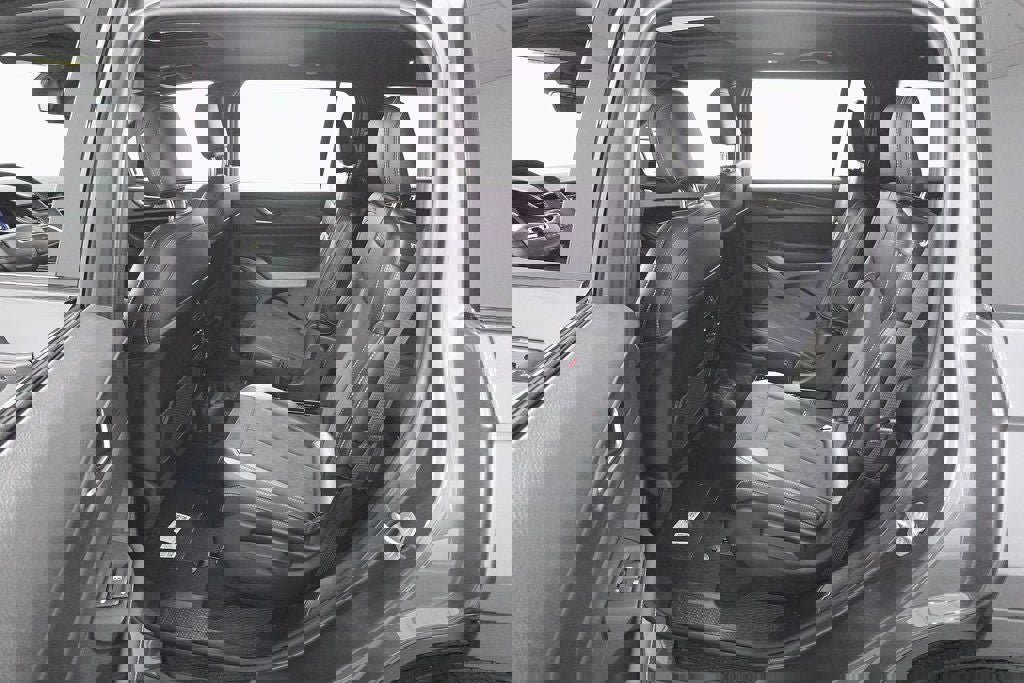 New 2025 Jeep Grand Cherokee L Altitude image 23