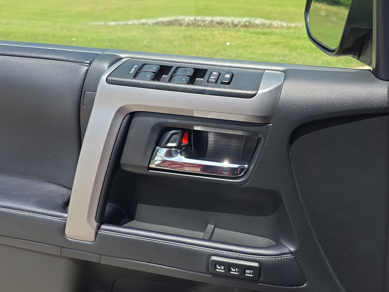 Used 2023 Toyota 4Runner Limited AWD/4WD image 25