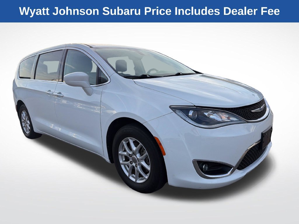 Used 2020 Chrysler Pacifica Touring FWD image 14