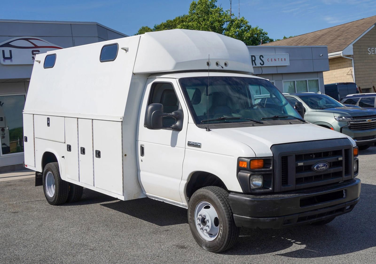 Used 2016 Ford E-450 and Econoline 450 Super Duty w/ Power Windows & Locks Group RWD image 8