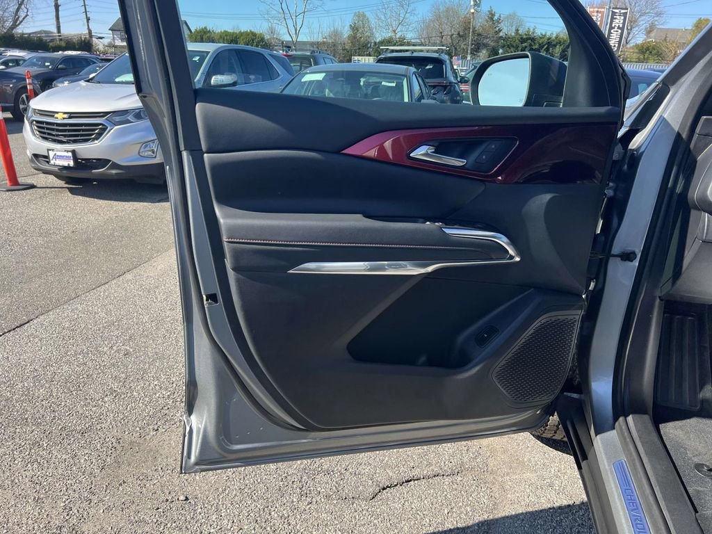 Used 2024 Chevrolet Traverse Z71 image 15