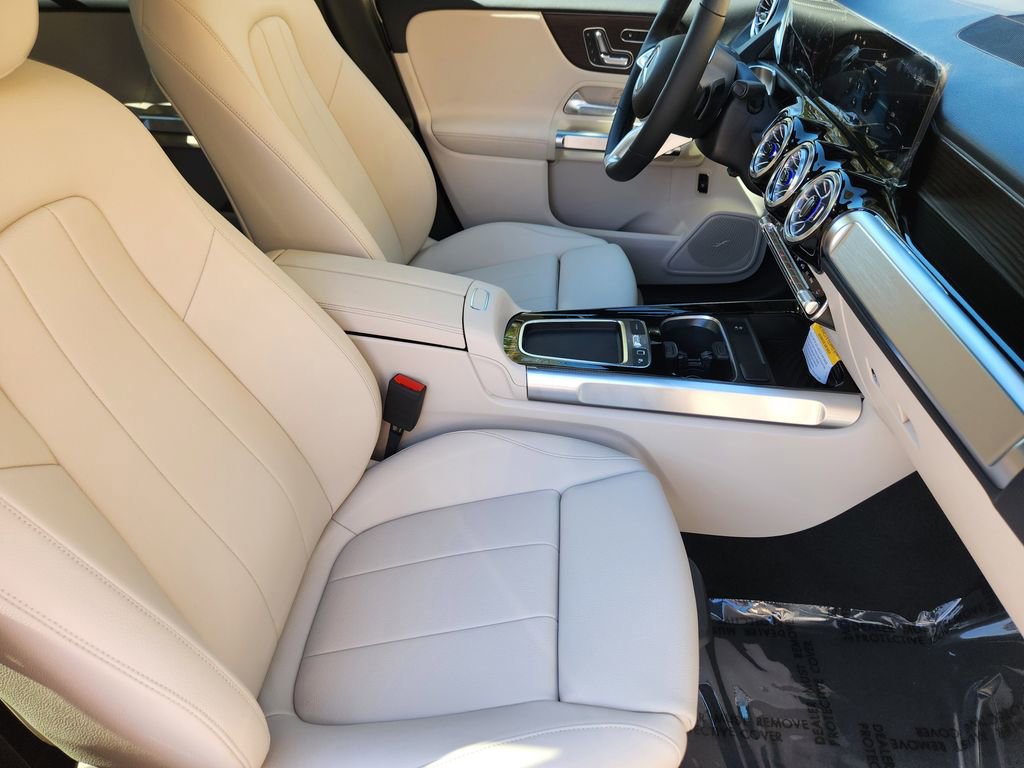 New 2026 Mercedes-Benz GLB 250 4MATIC image 13