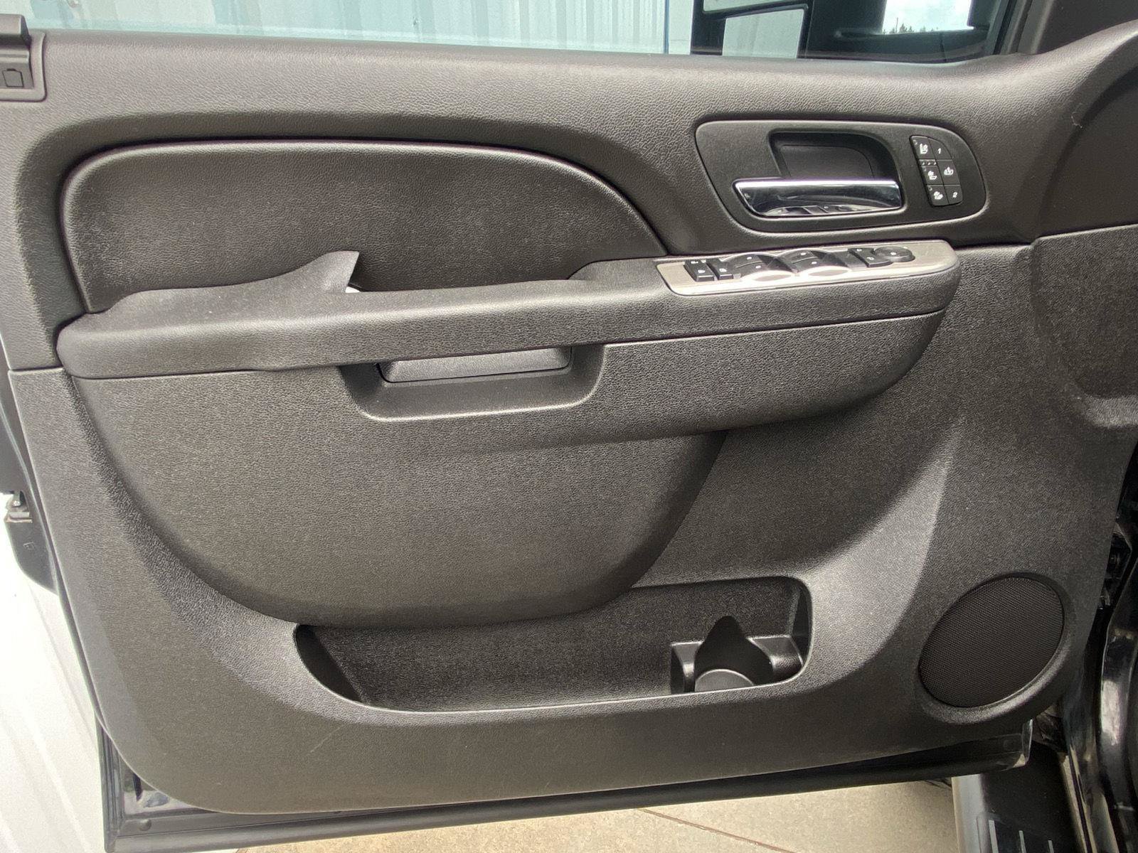 Used 2014 Chevrolet Silverado 2500 LTZ w/ LTZ Plus Package AWD/4WD image 9