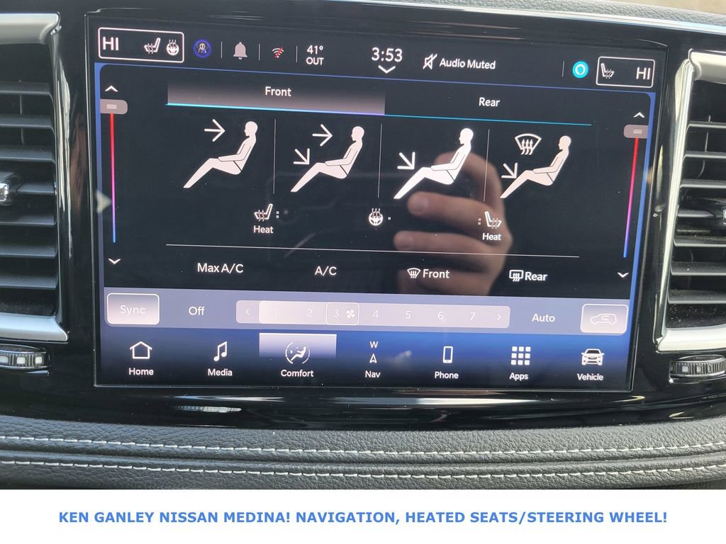 Used 2024 Chrysler Pacifica Select image 28