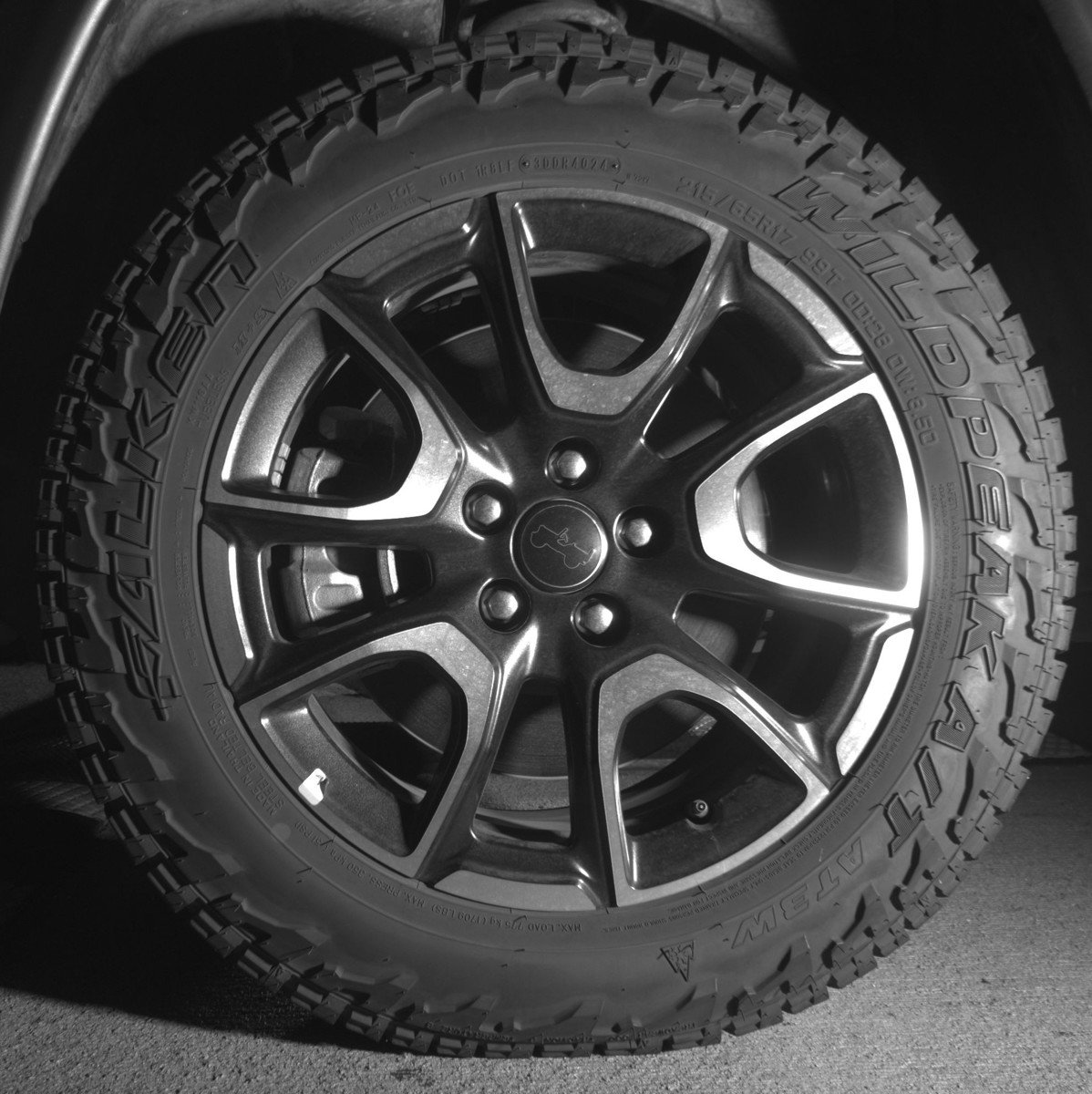 Used 2025 Jeep Compass Trailhawk image 12