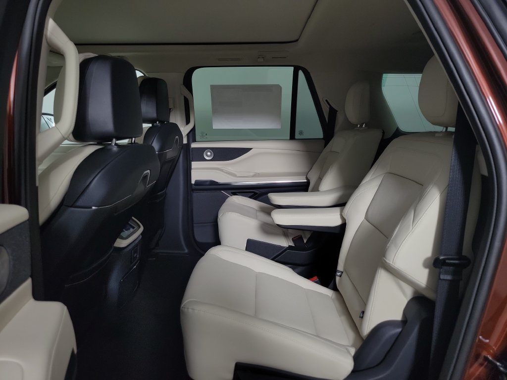 New 2027 Lincoln Navigator L Reserve w/ Jet Appearance Package RWD image 14