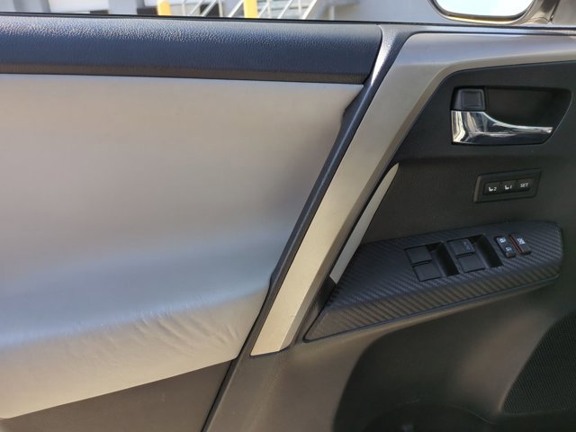 Used 2015 Toyota RAV4 Limited FWD image 9