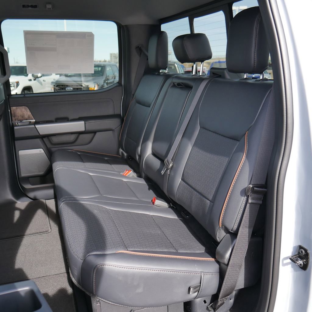 New 2026 Ford F250 Lariat w/ Black Appearance Package image 24