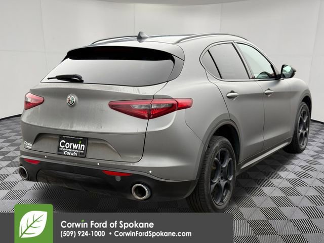 Used 2018 Alfa Romeo Stelvio AWD image 16